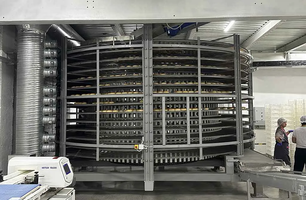 Spiral conveyor with buns